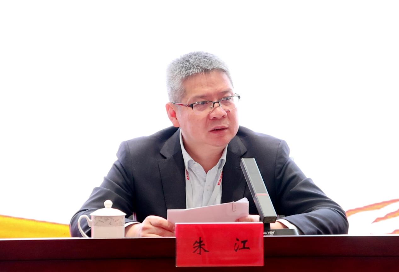 控股集團(tuán)召開黨風(fēng)廉政建設(shè)和反腐敗斗爭(zhēng)工作會(huì)議1.jpg